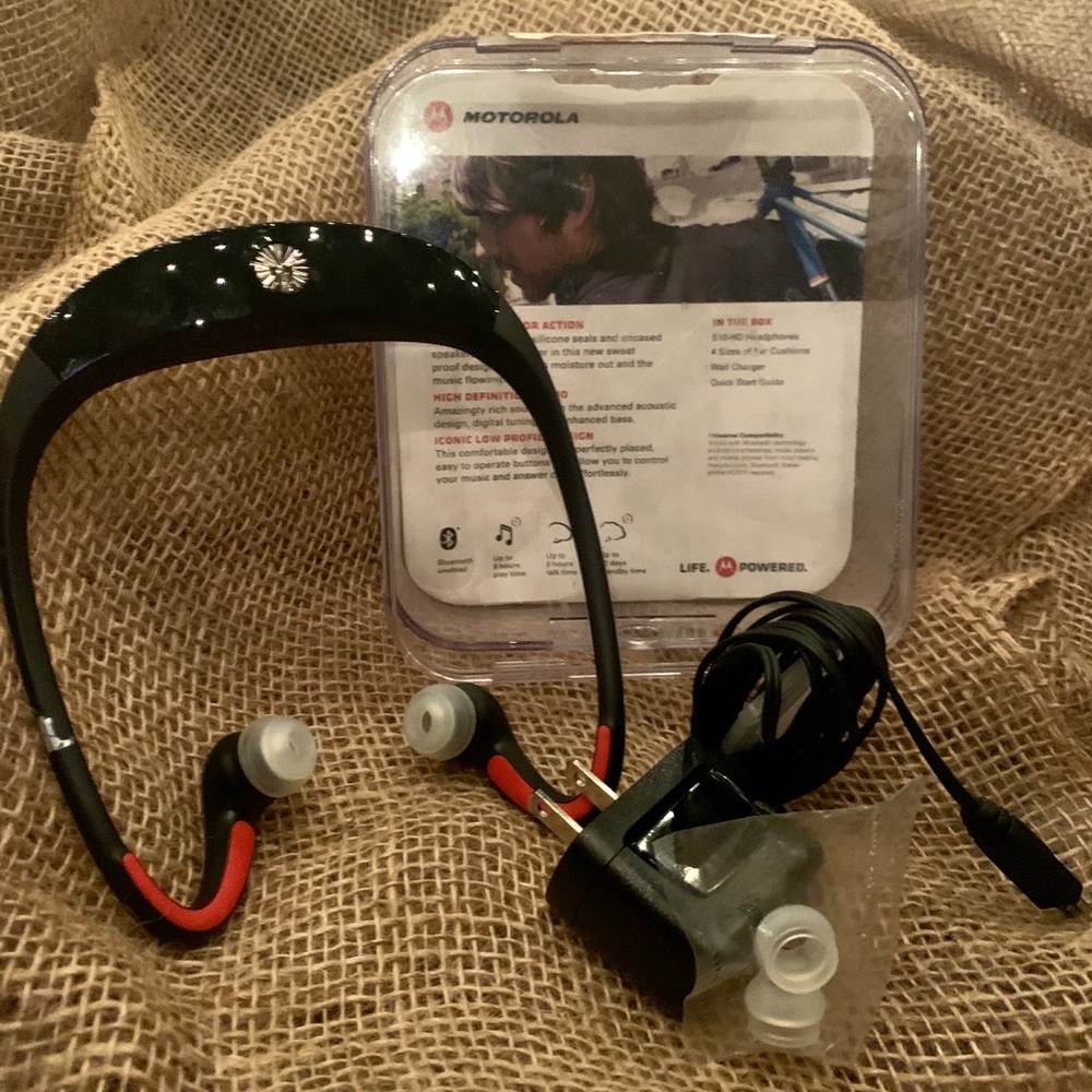 Motorola wireless Bluetooth stereo headphones